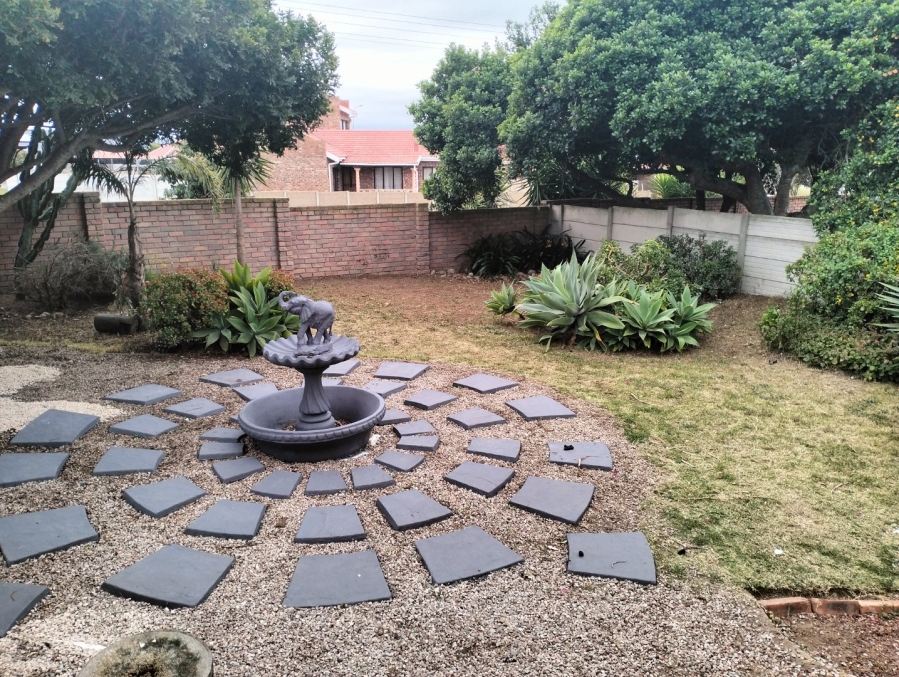 To Let 3 Bedroom Property for Rent in Fraaiuitsig Western Cape